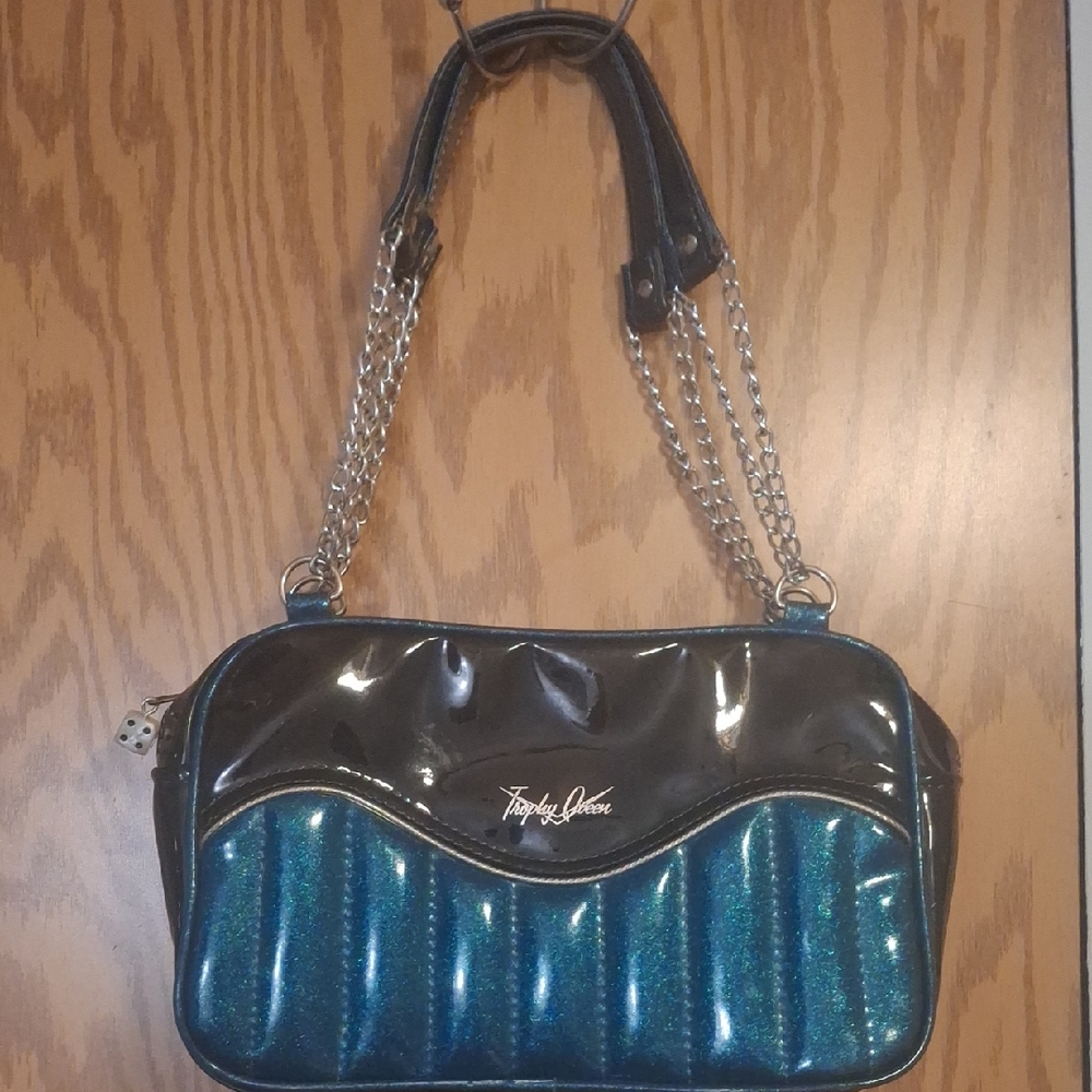 Trophy Queen Purse